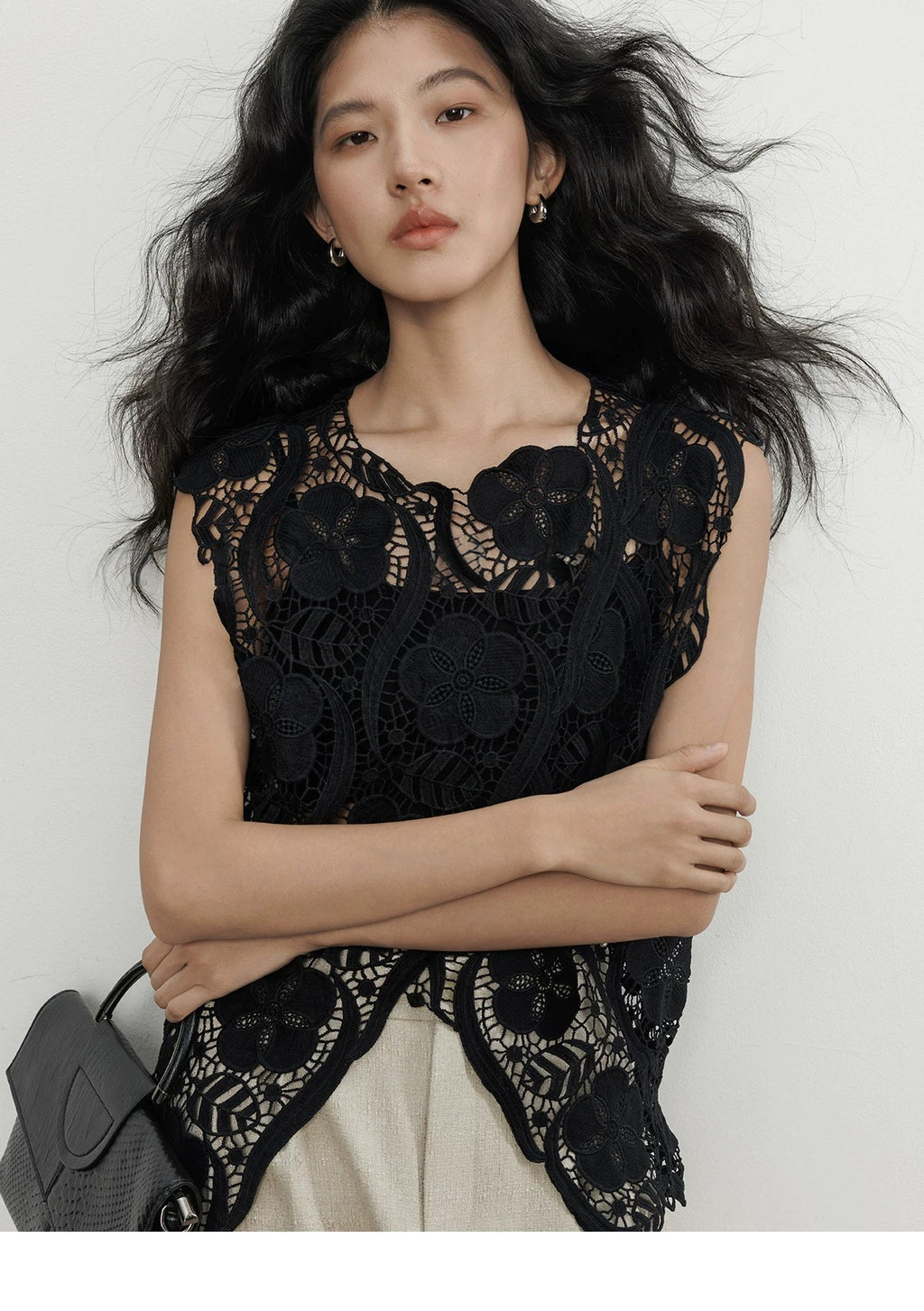 Floral Lace Sleeveless Top_BDHL8357