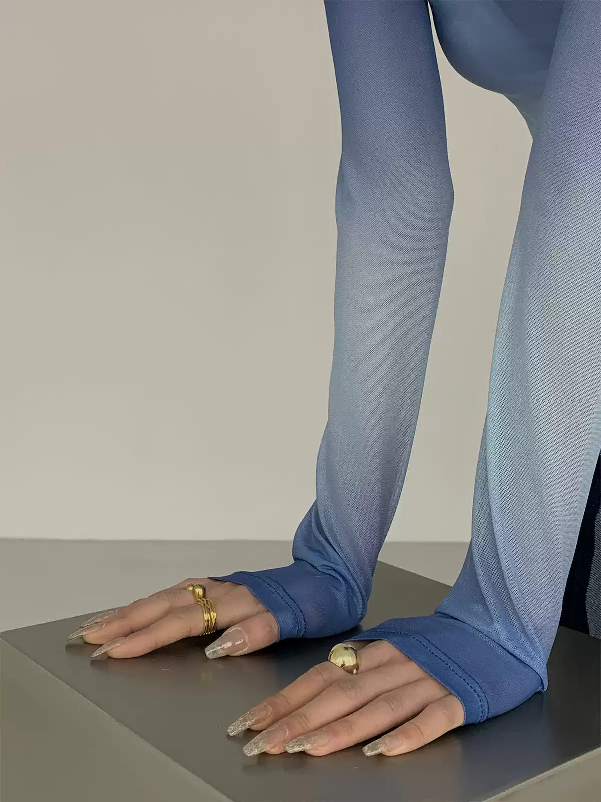【First Come, First Served / Popular / In Stock】Gradient Sheer Turtleneck Top_HL3332/LCHK
