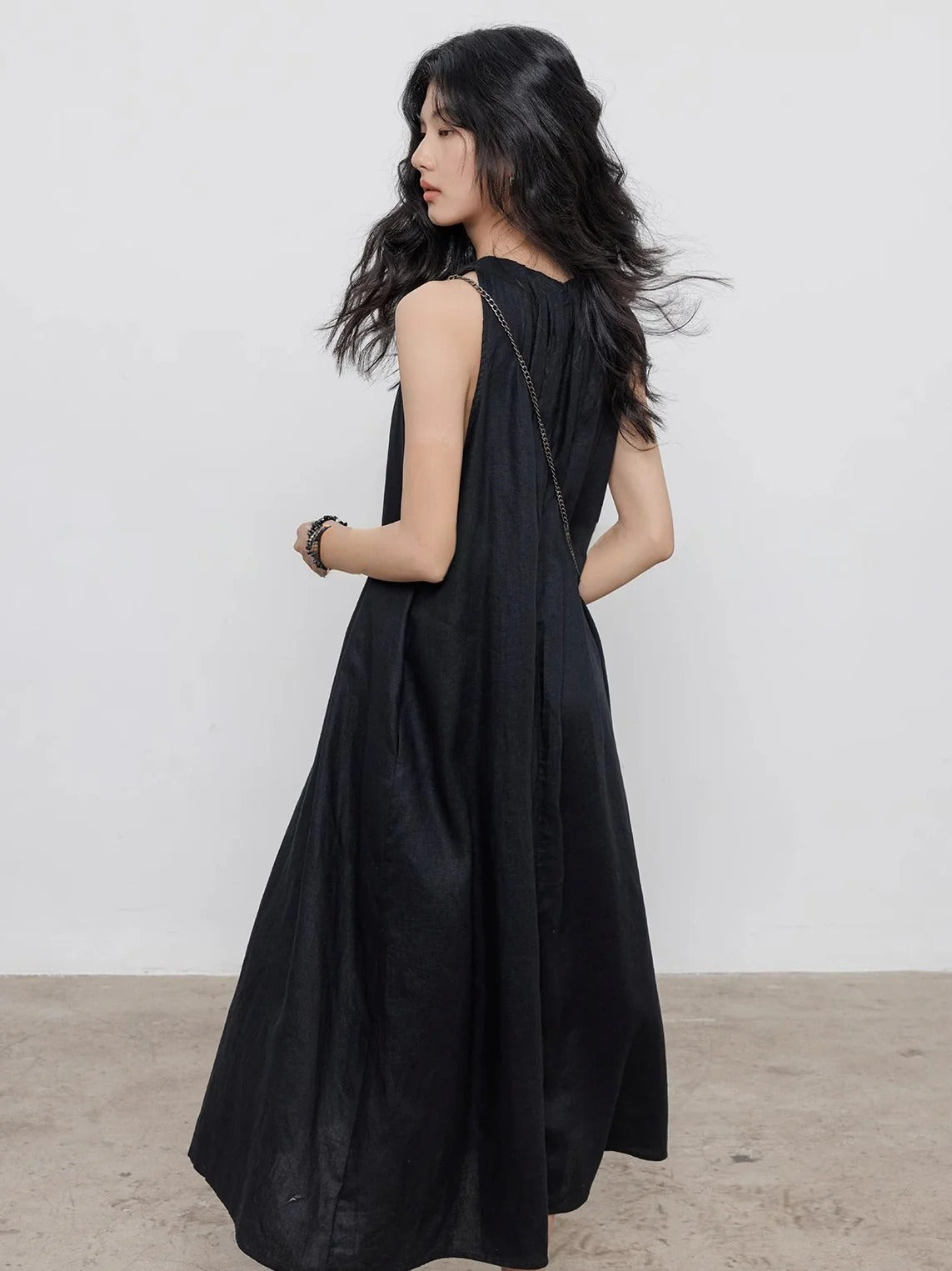 Black A-Line Skirt Sleeveless Dress_BDHL7360
