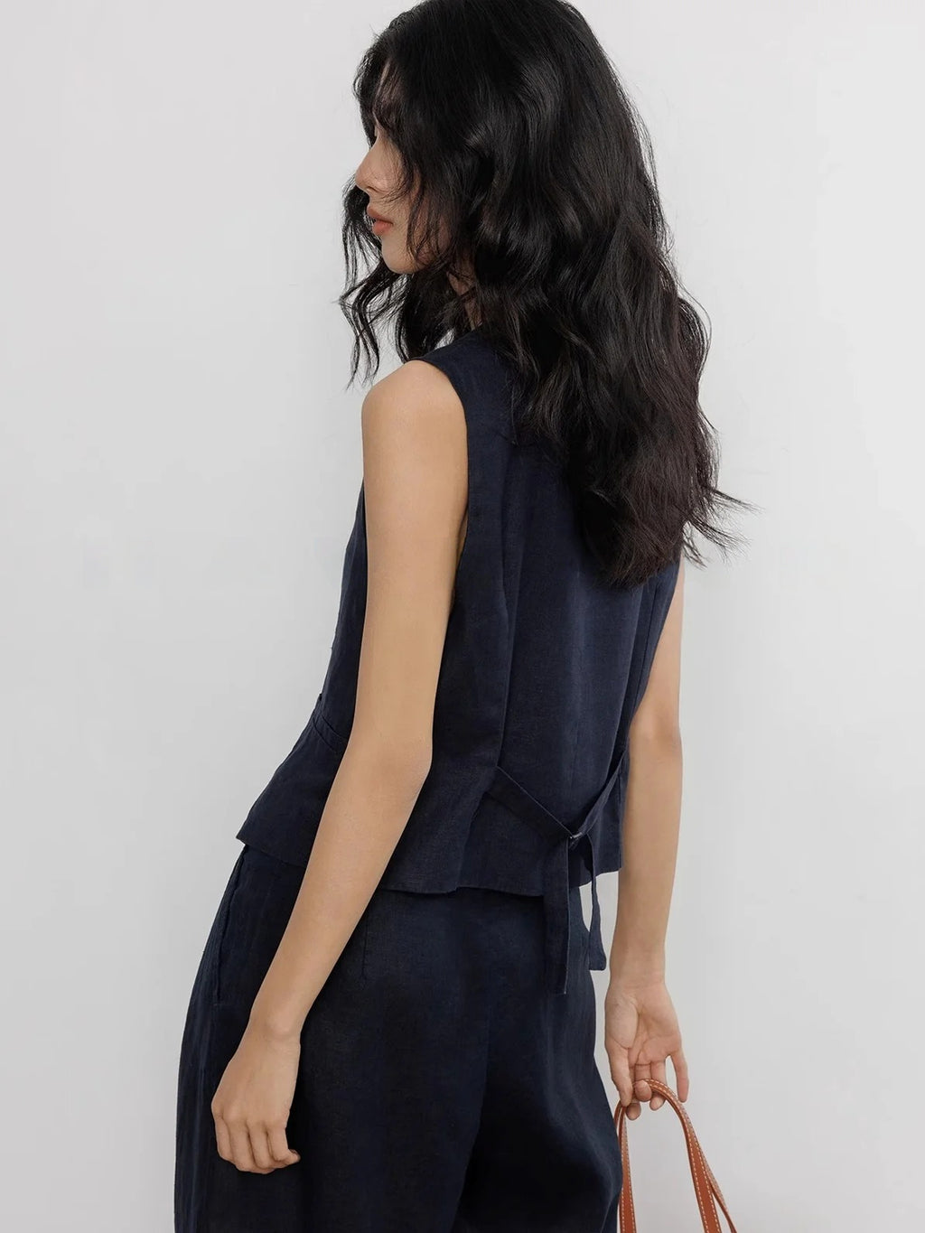 Short Vest Or Straight Pants_BDHL7382