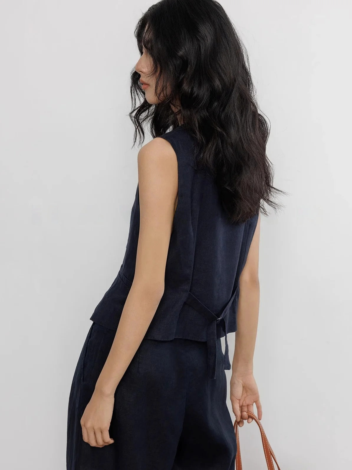 Short Vest Or Straight Pants_BDHL7382