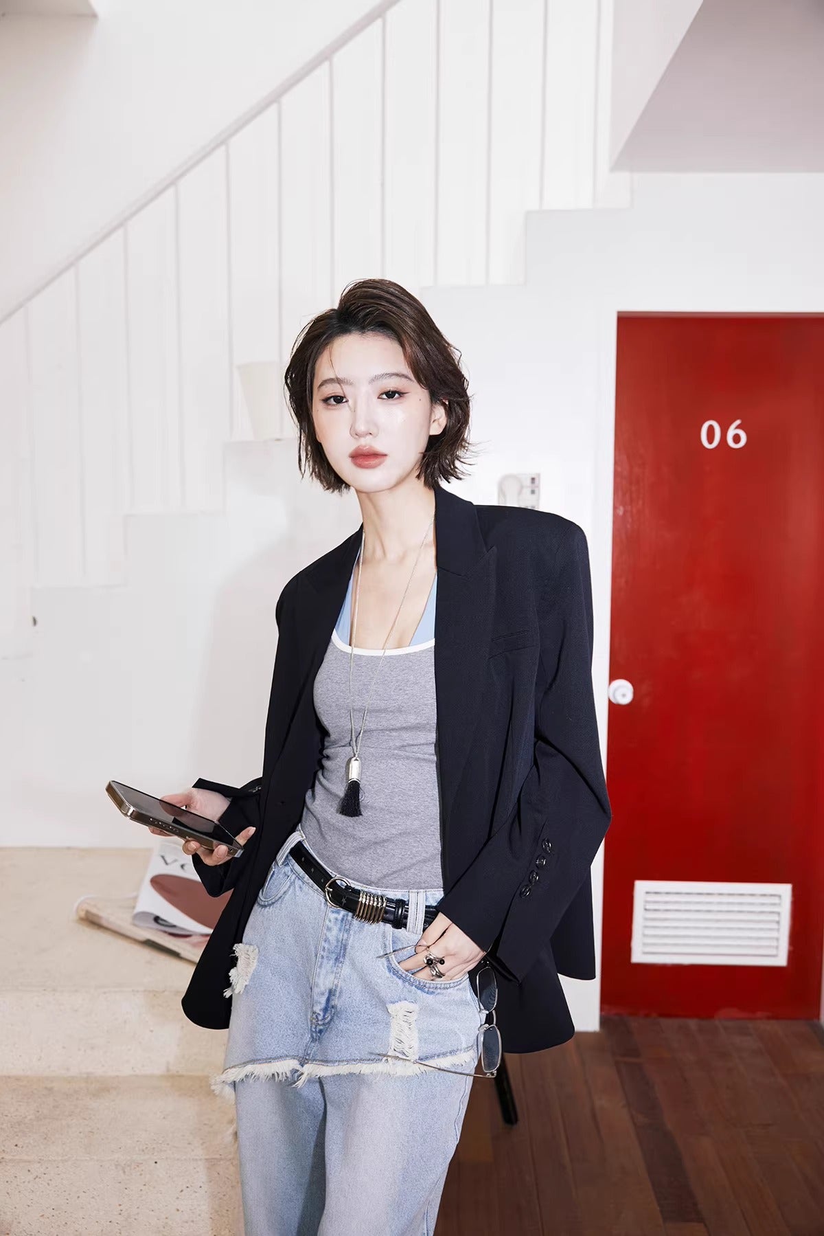 Back Knot Detail High-Slit Black Blazer_BDHL8237