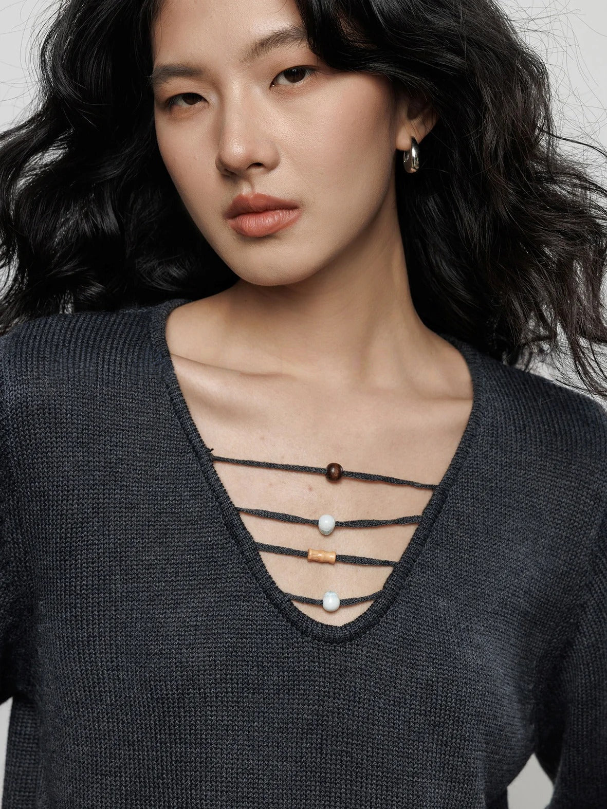 V-Neck Strap Knit Tops_BDHL8170