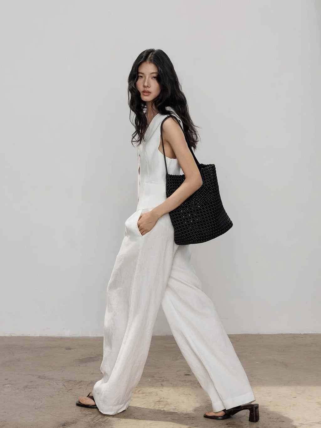 Short Vest Or Straight Pants_BDHL7382