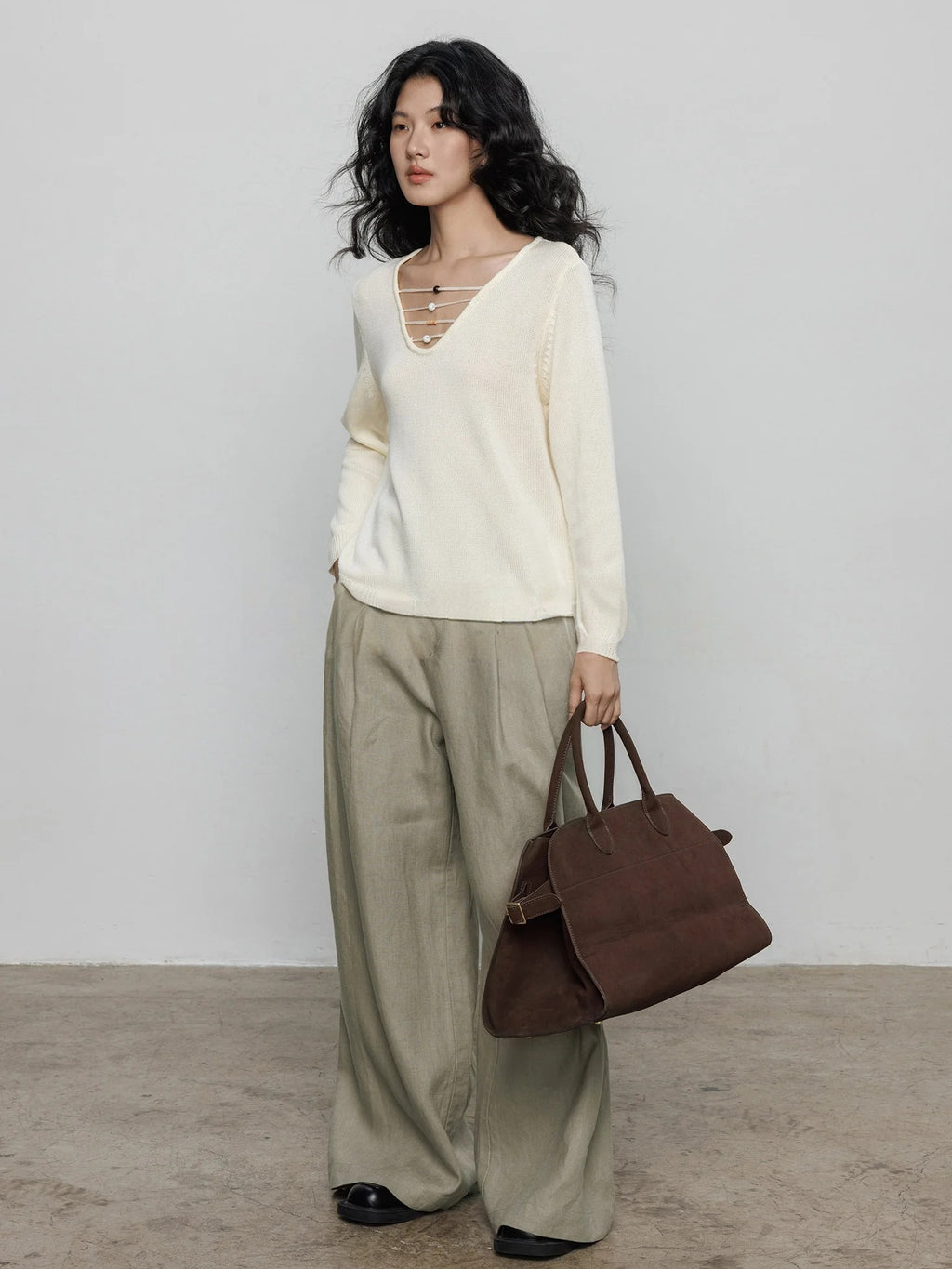 V-Neck Strap Knit Tops_BDHL8170