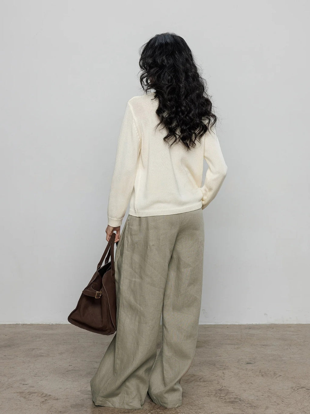 V-Neck Strap Knit Tops_BDHL8170