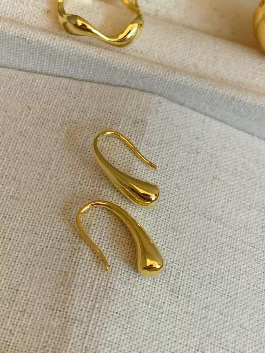 minimal drop earrings_5527