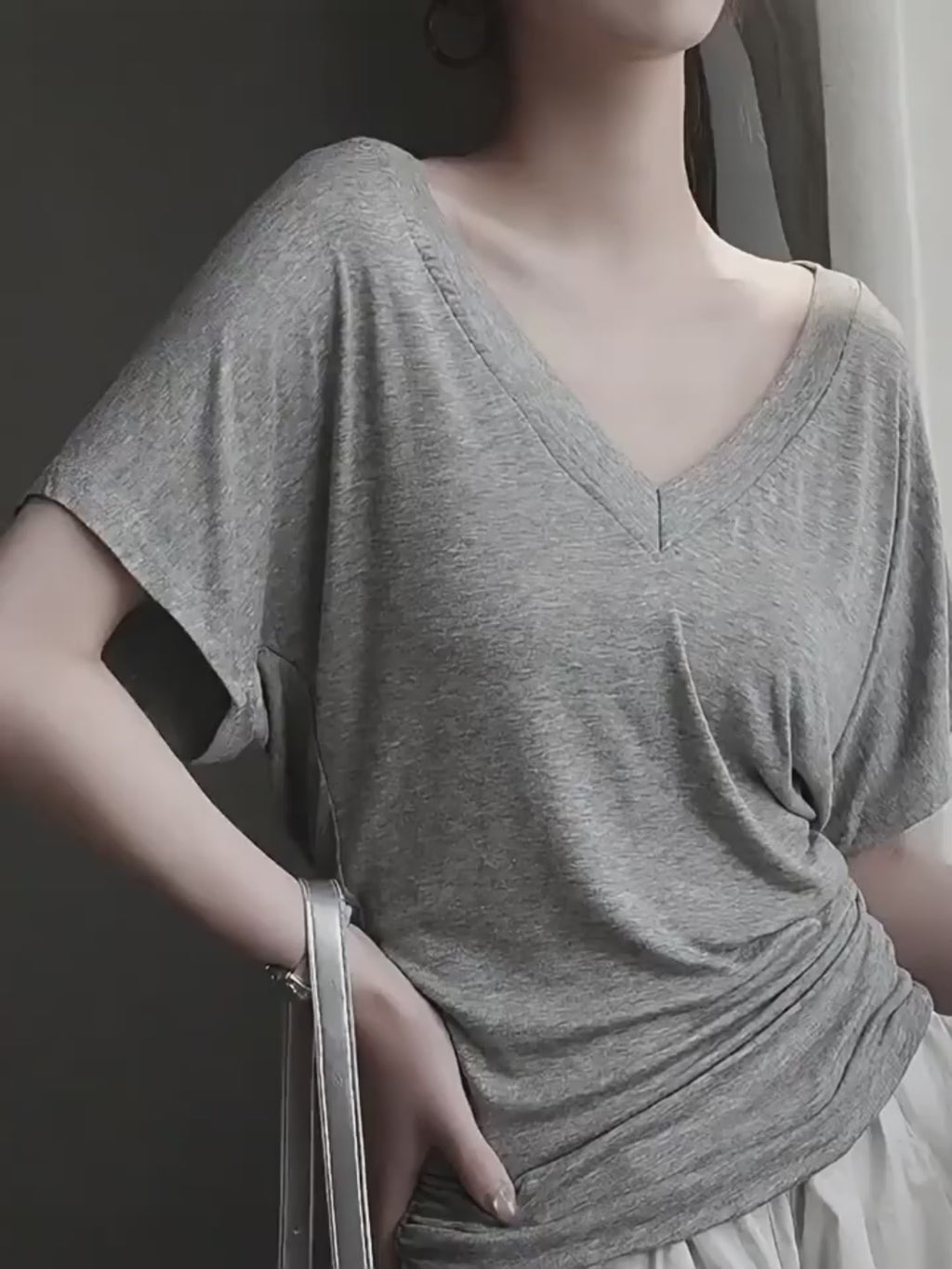 Draped Waist V-Neck Tee_BDHL8352