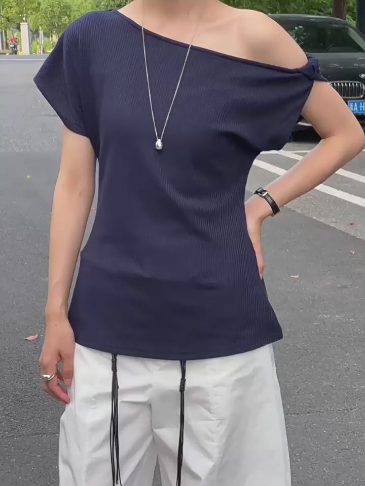 Diagonal Shoulder Twist T-Shirt_BDHL7529