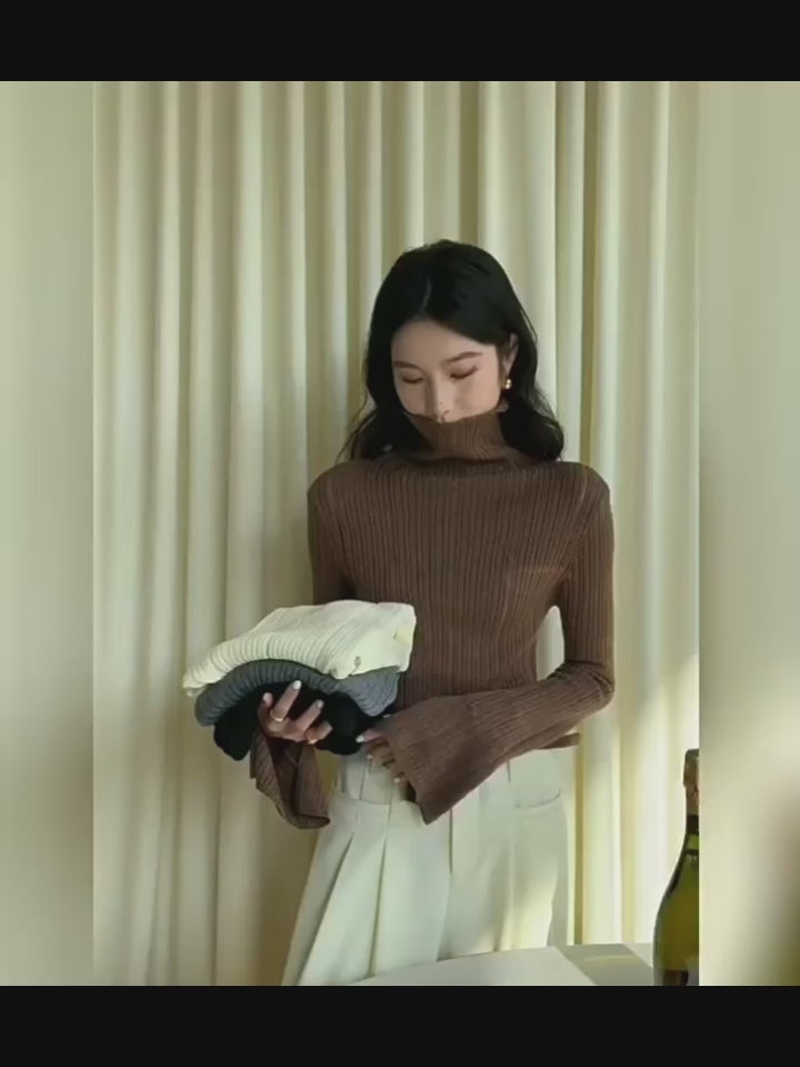 Flared-Sleeve Slim-Fit Knit Tops_BDHL8016