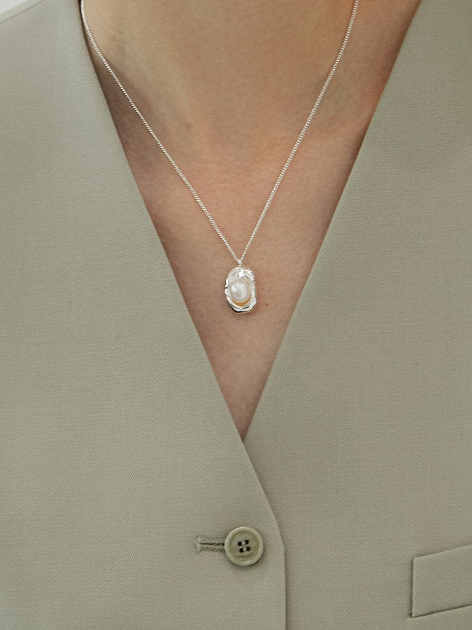 Bean Pendant Pearl Necklace_HL4303