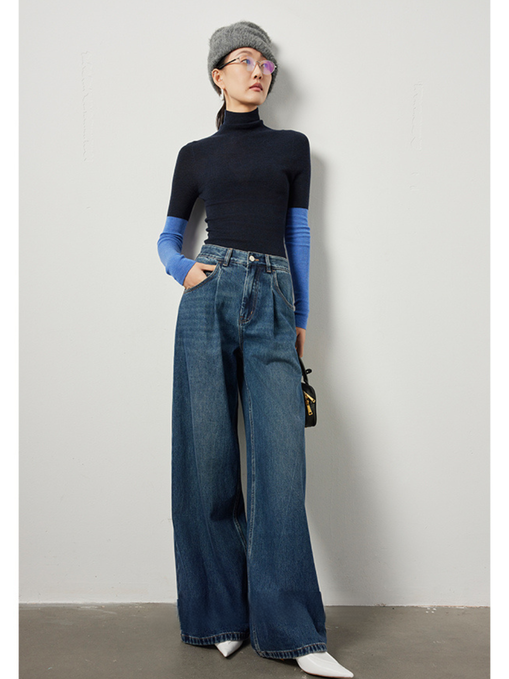 Contrast Color Seamless High Neck Wool Knit_BDHL5054