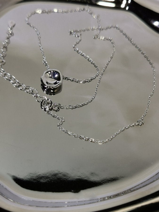 Petal Motif Silver Necklace HL9603