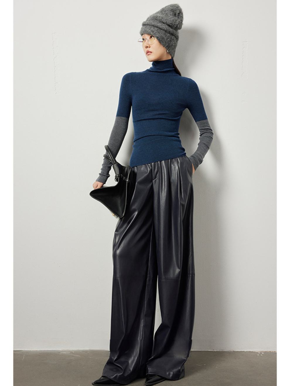 Contrast Color Seamless High Neck Wool Knit_BDHL5054