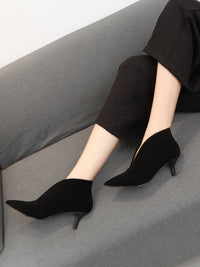 Pointed Toe V Cut Booties HL3946