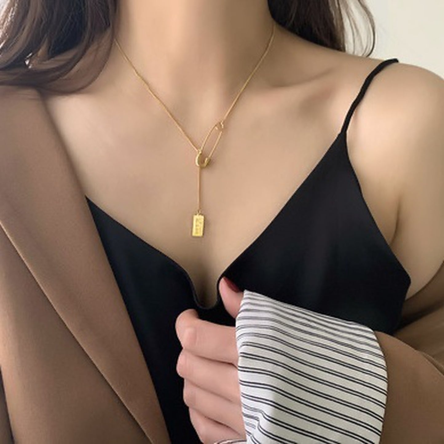 gold safety pin necklace 5746