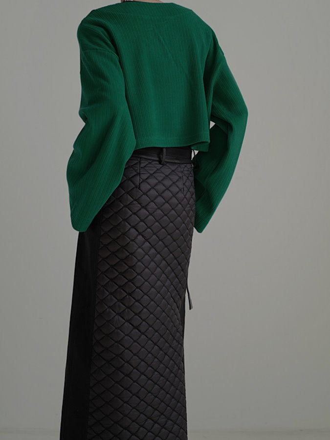 Deep V-neck cropped rib knit HL4082