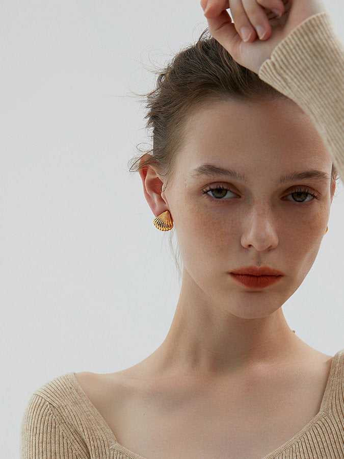 Shell Motif Earrings HL4297