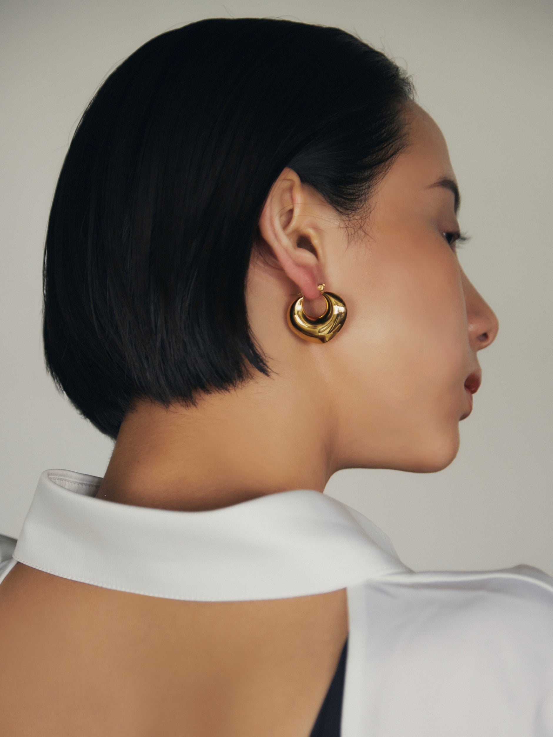 plump heart hoop earrings 9172