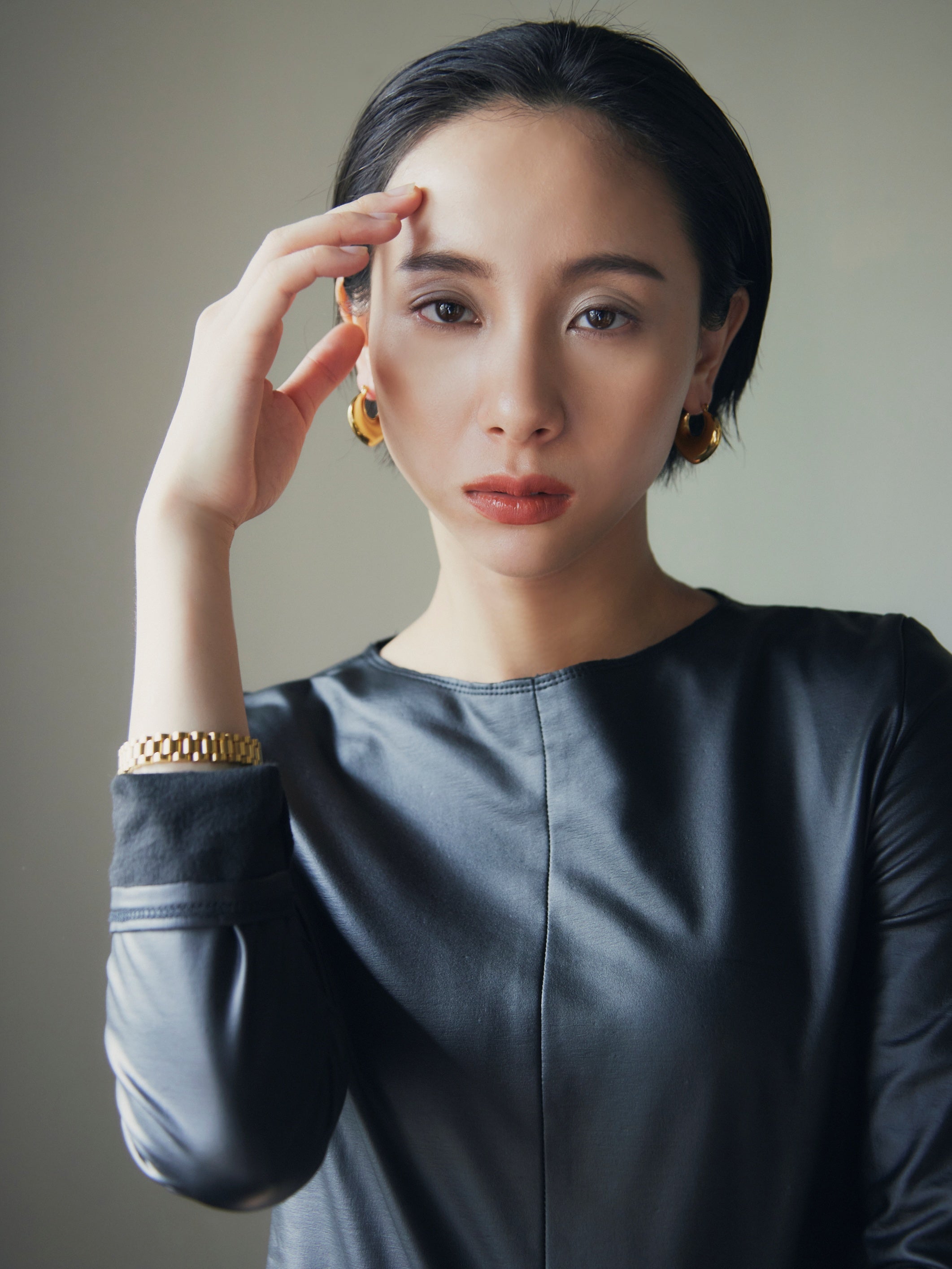 plump heart hoop earrings 9172
