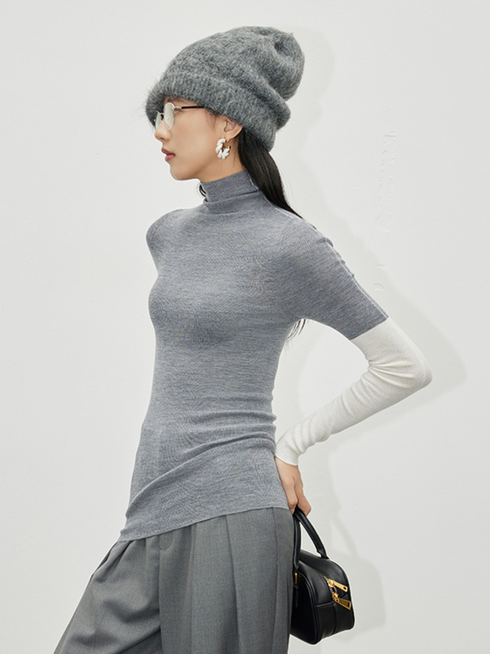 Contrast Color Seamless High Neck Wool Knit_BDHL5054