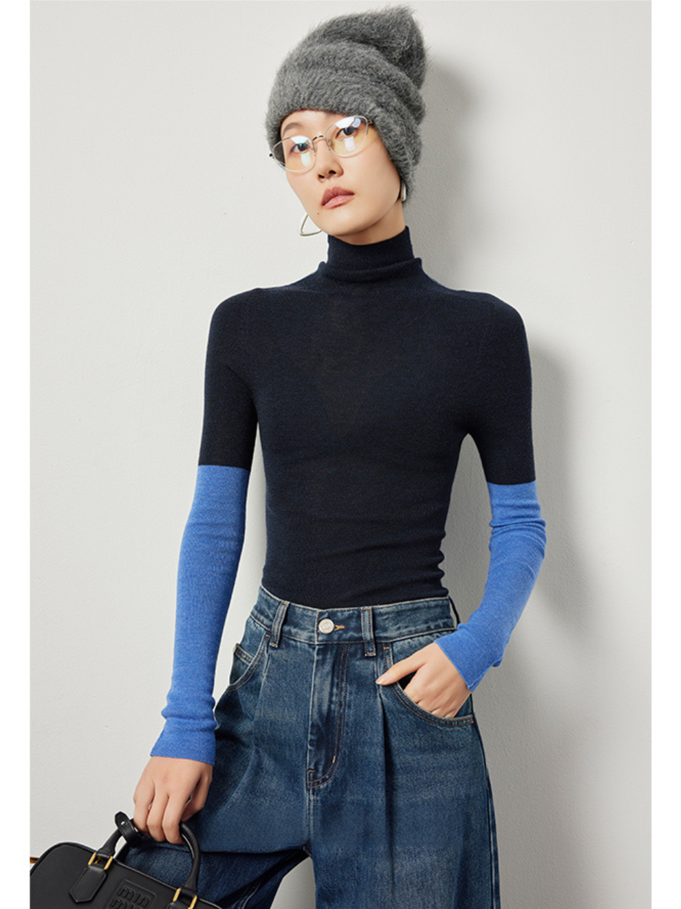 Contrast Color Seamless High Neck Wool Knit_BDHL5054