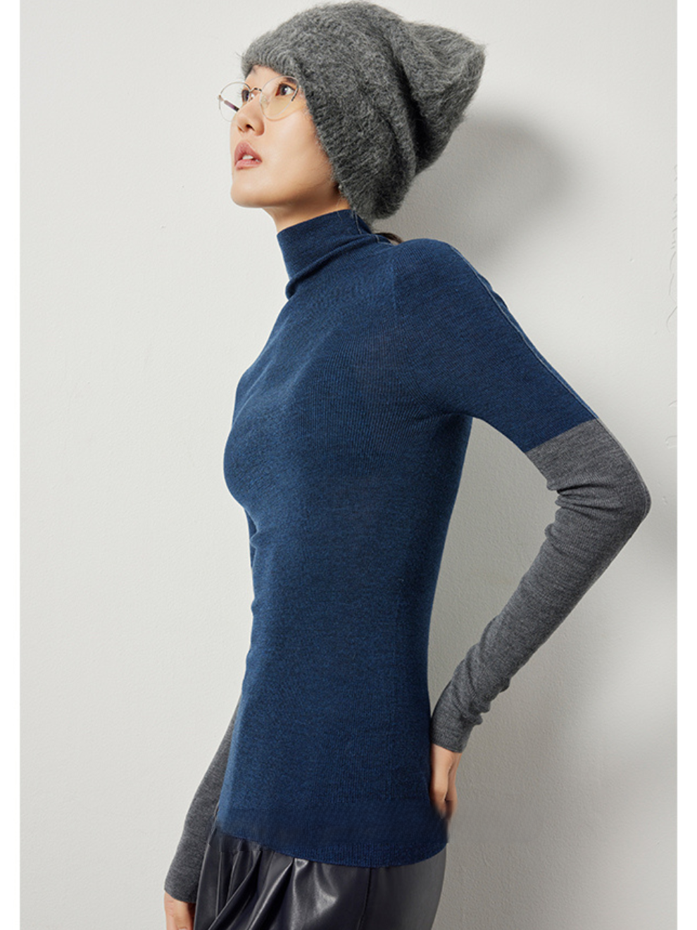 Contrast Color Seamless High Neck Wool Knit_BDHL5054