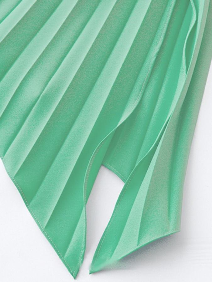 Asymmetrical Hem Pleated Skirt HL4282