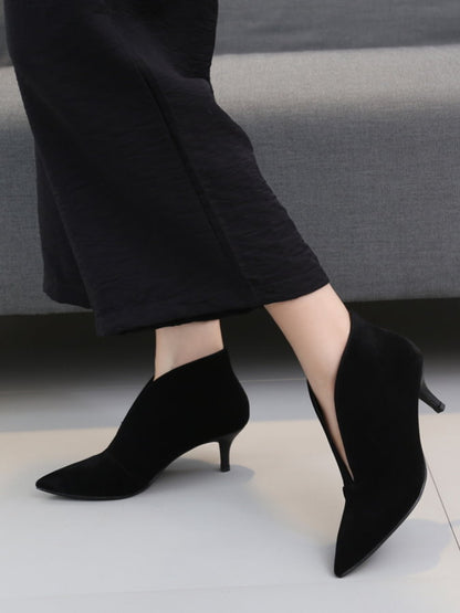 Pointed Toe V Cut Booties HL3946