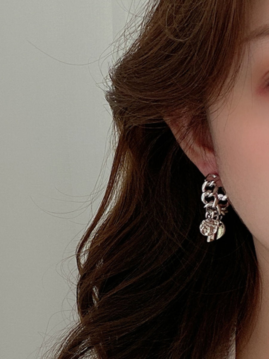 cross motif earrings 8931