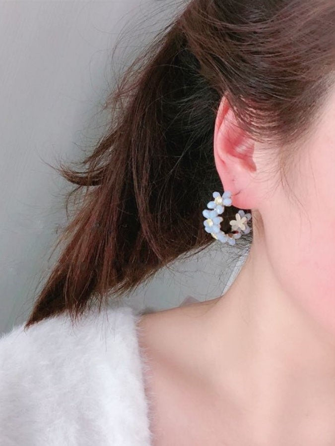 Flower Lineup Hoop Earrings HL3560