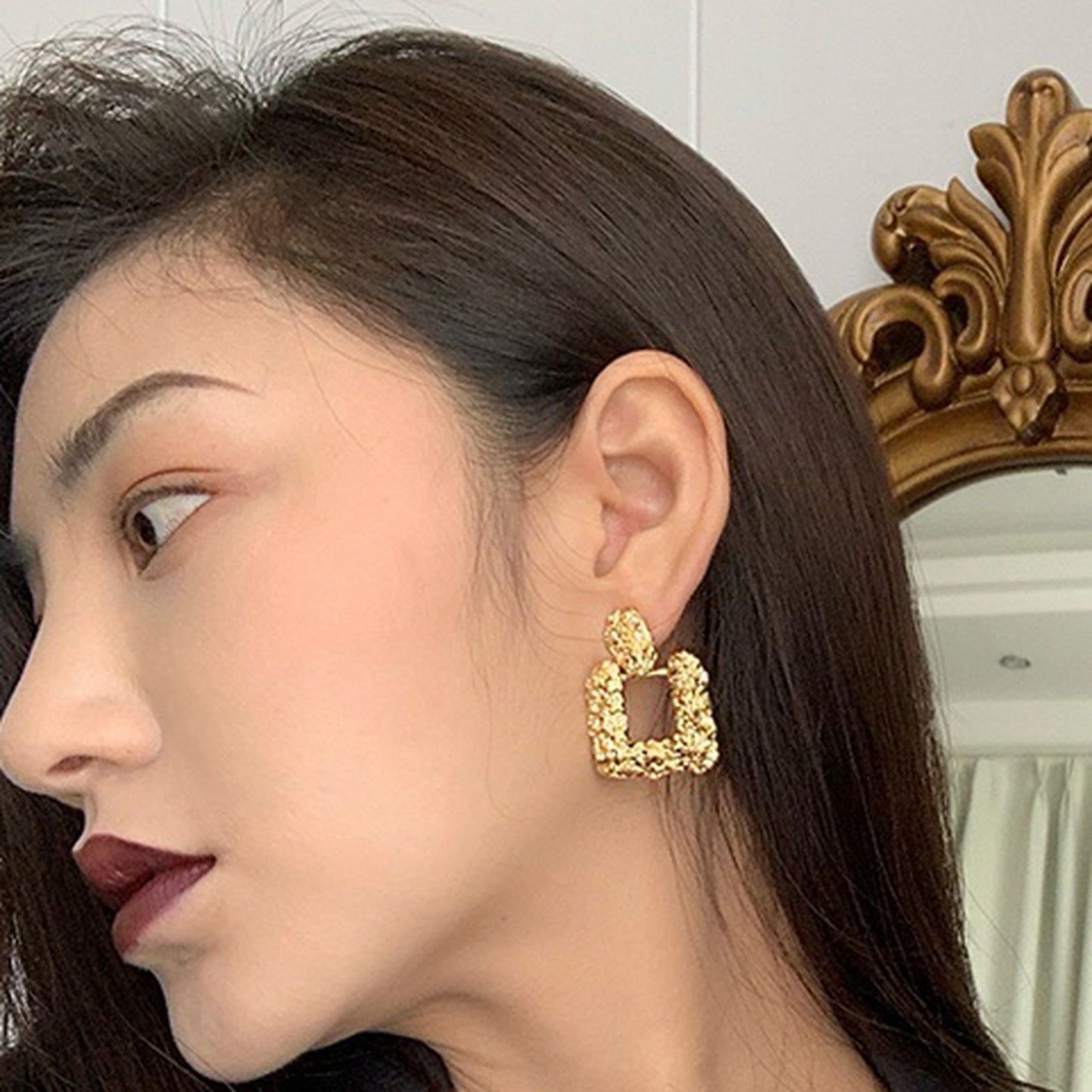 Gold square earrings 5555