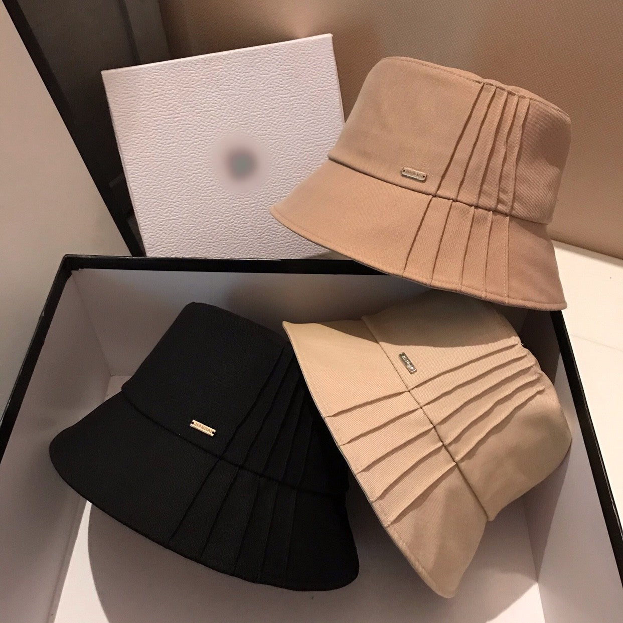 Pleated bucket hat H3346