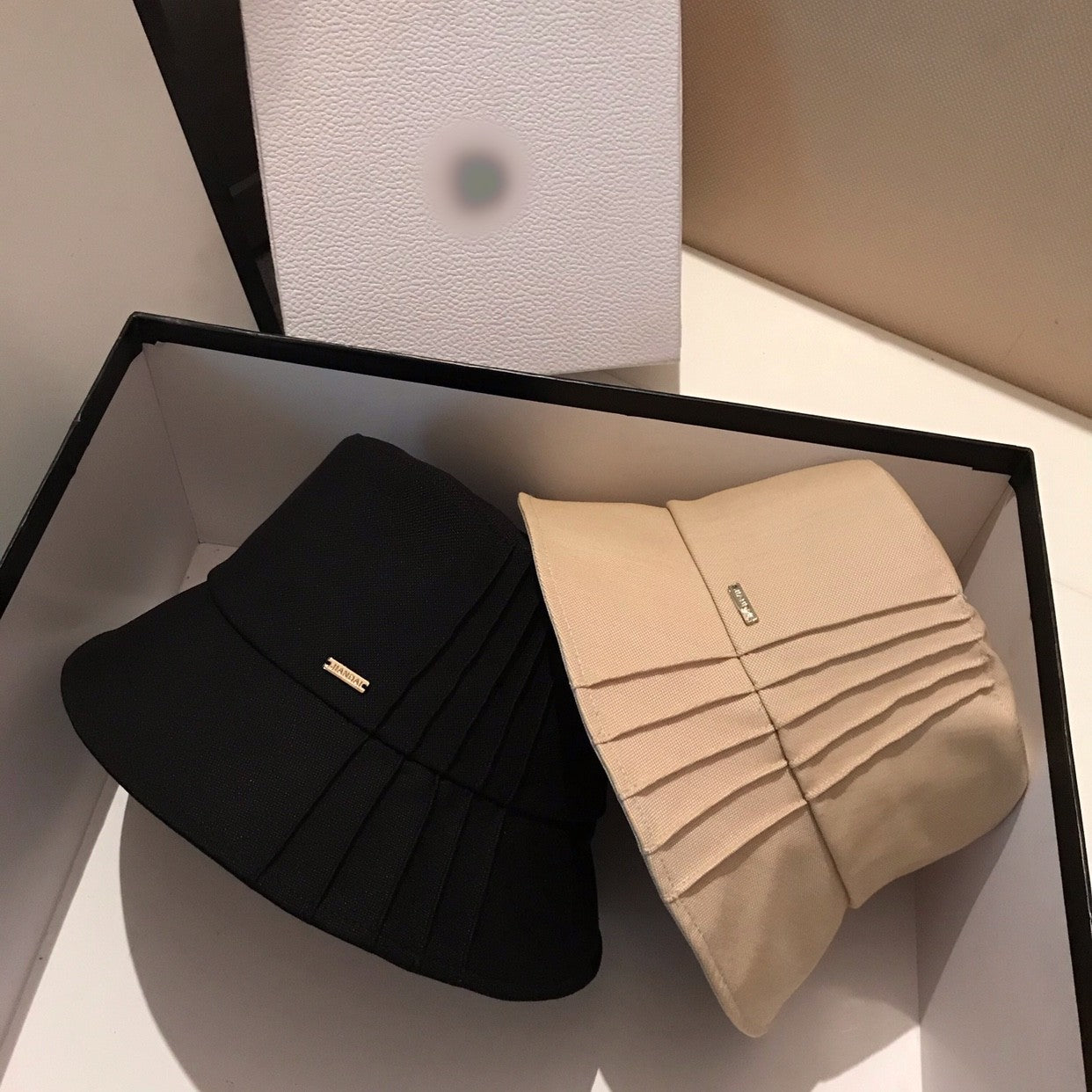 Pleated bucket hat H3346
