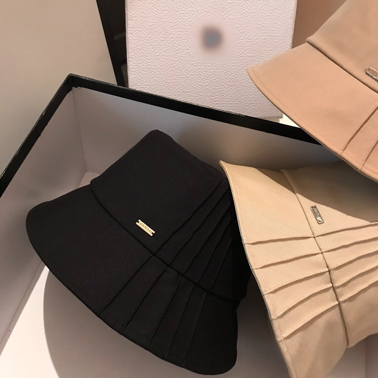 Pleated bucket hat H3346