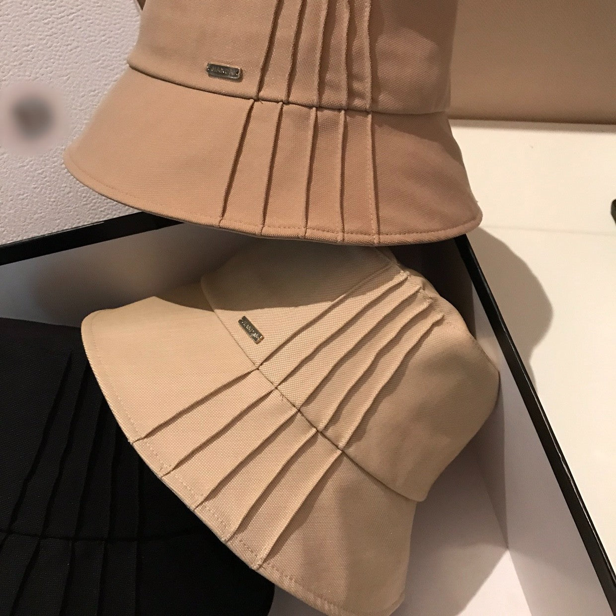 Pleated bucket hat H3346
