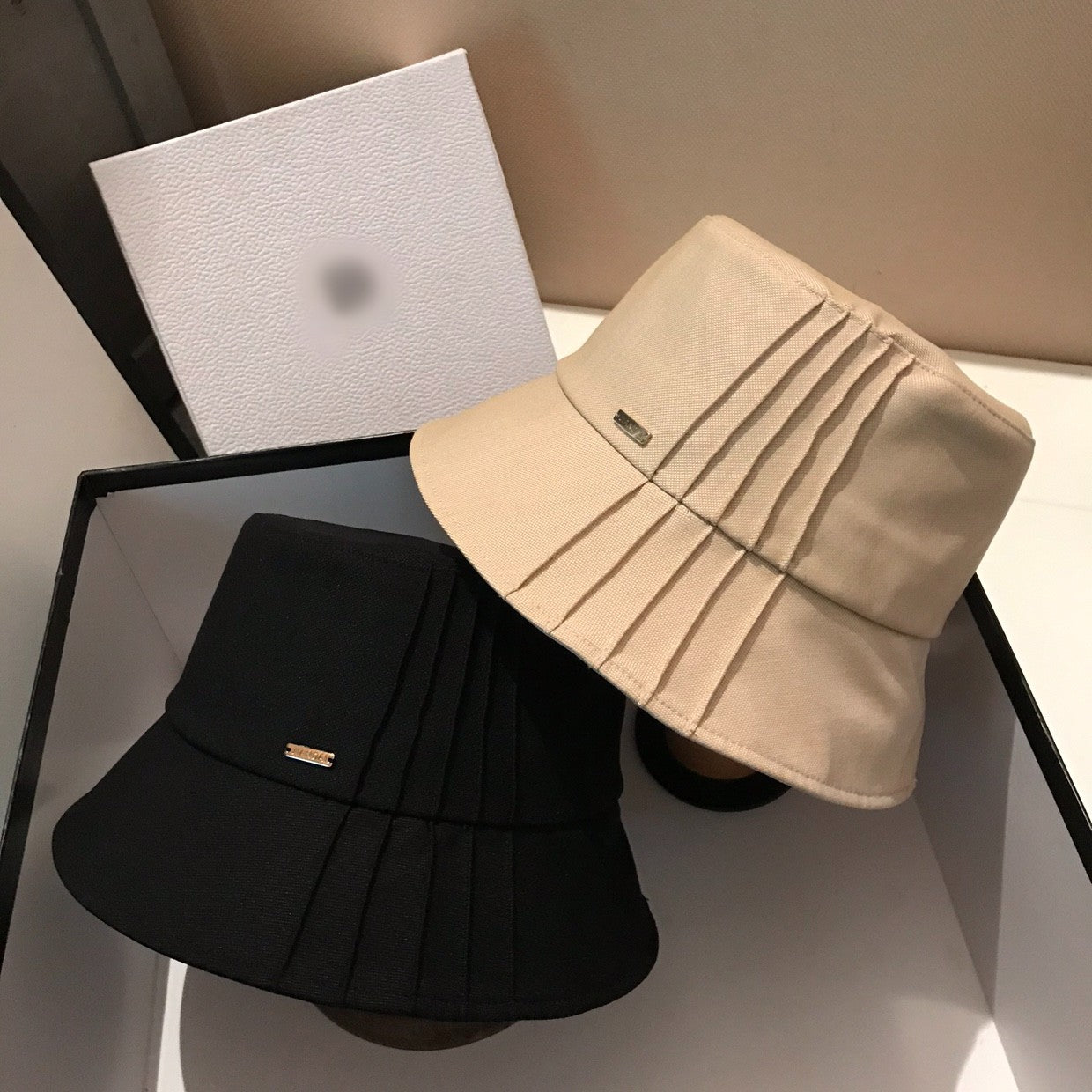 Pleated bucket hat H3346
