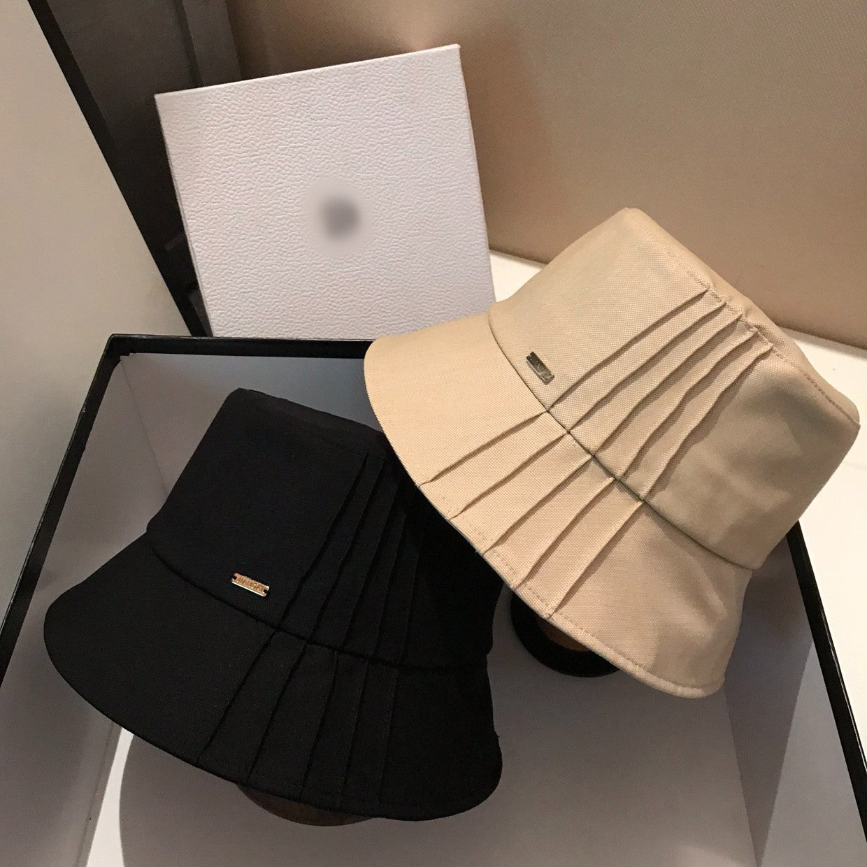 Pleated bucket hat H3346