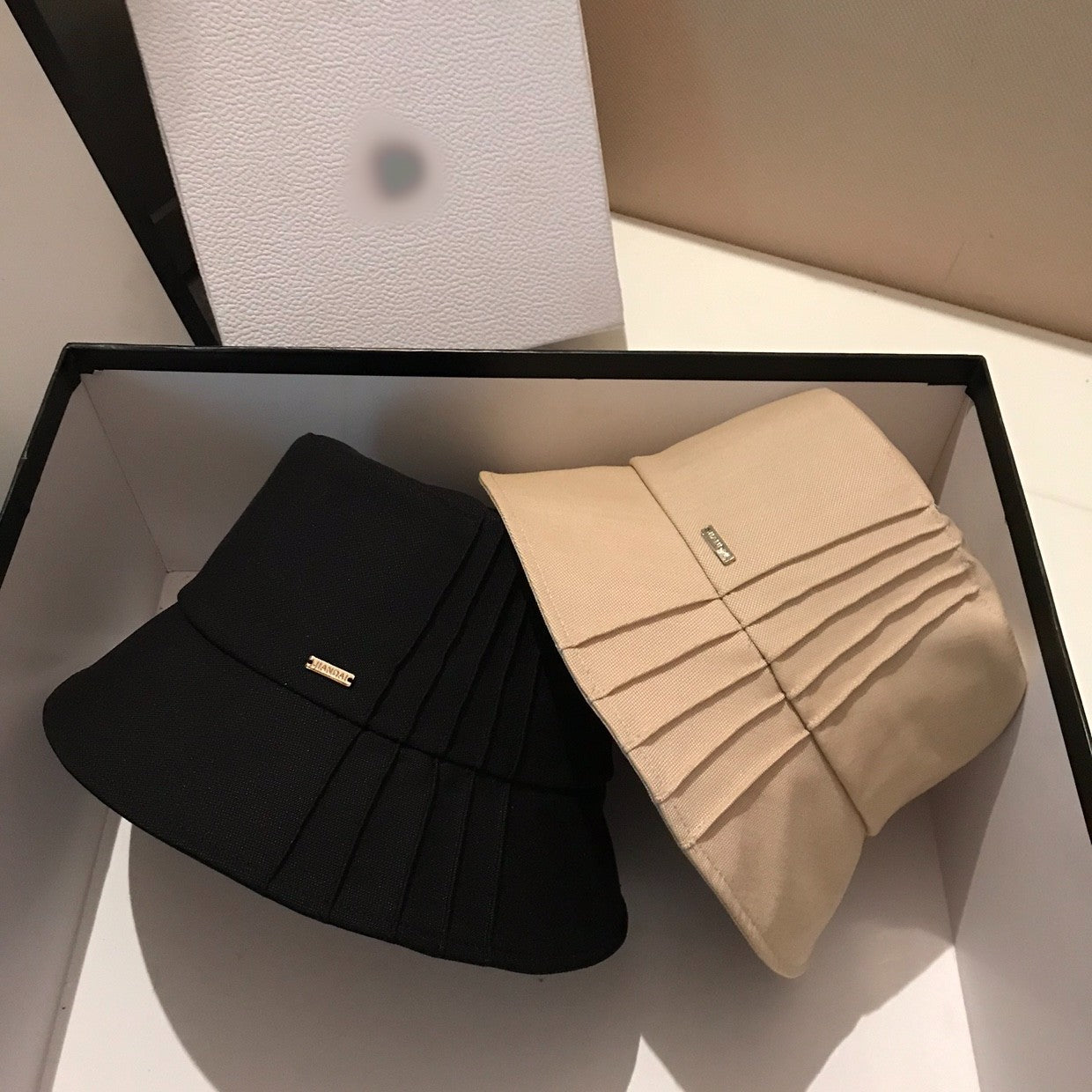 Pleated bucket hat H3346