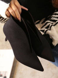 Pointed Toe V Cut Booties HL3946