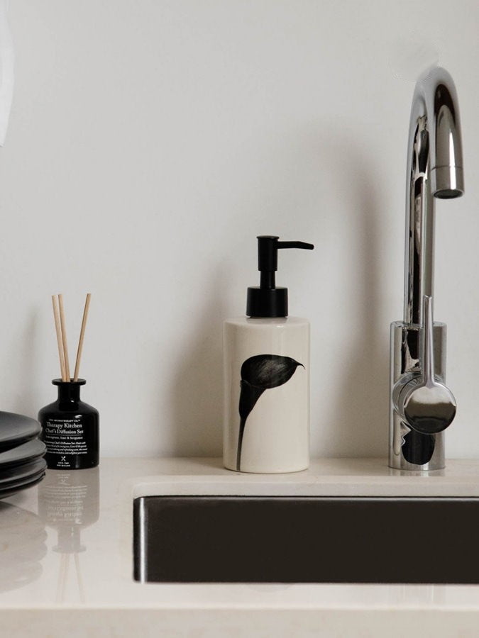 Ceramic Soap Dispenser Set (Set of 2) HL3656