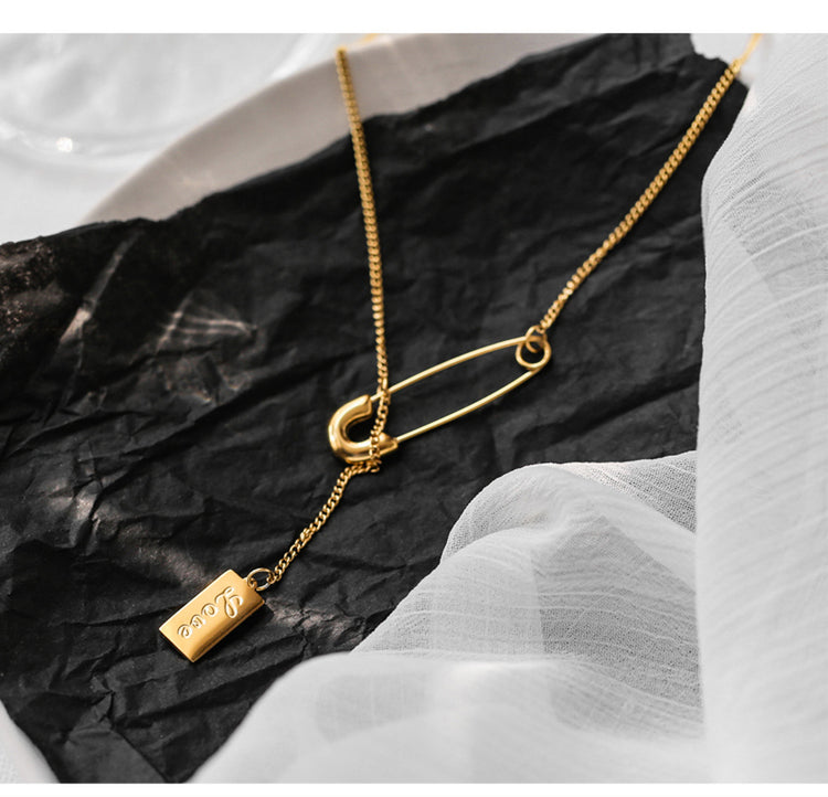 Gold safety pin necklace 5746