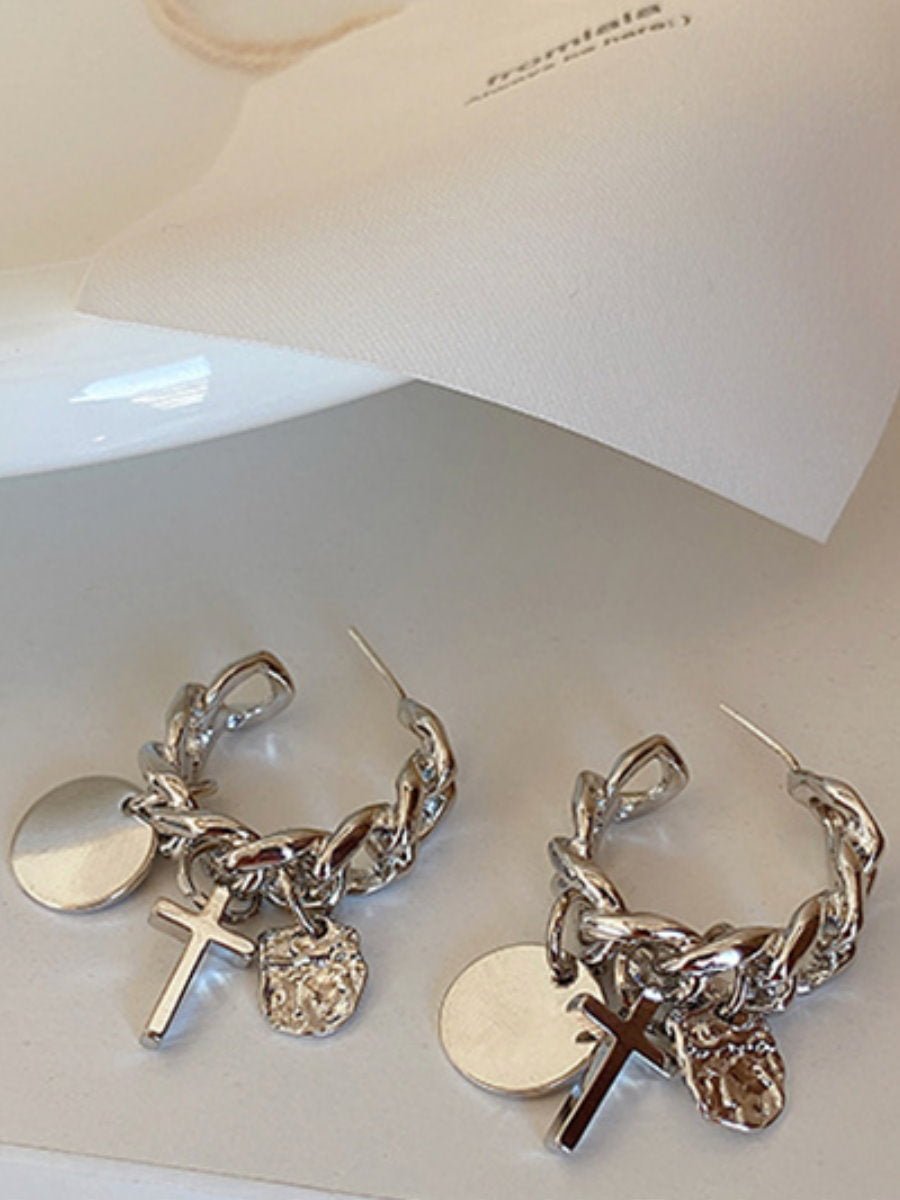 cross motif earrings 8931