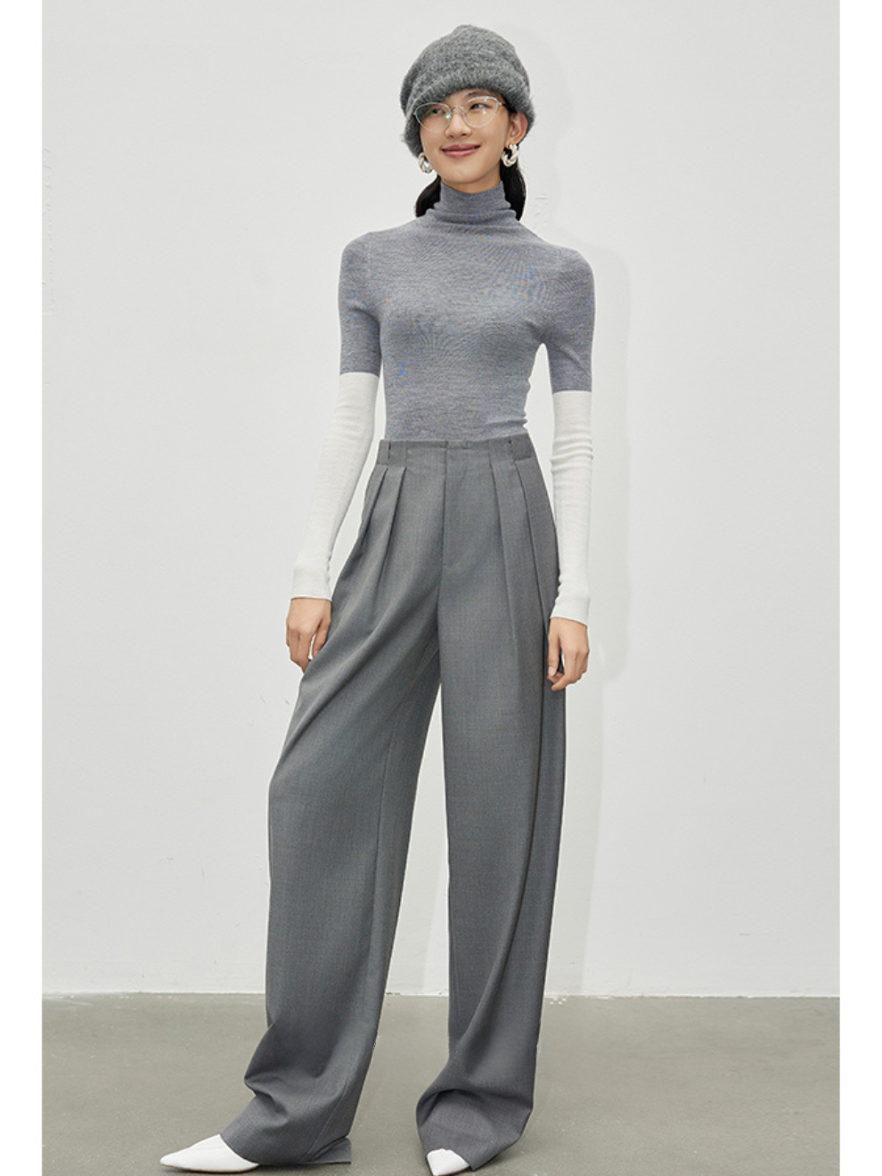 Contrast Color Seamless High Neck Wool Knit_BDHL5054