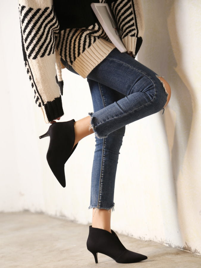 Pointed Toe V Cut Booties HL3946