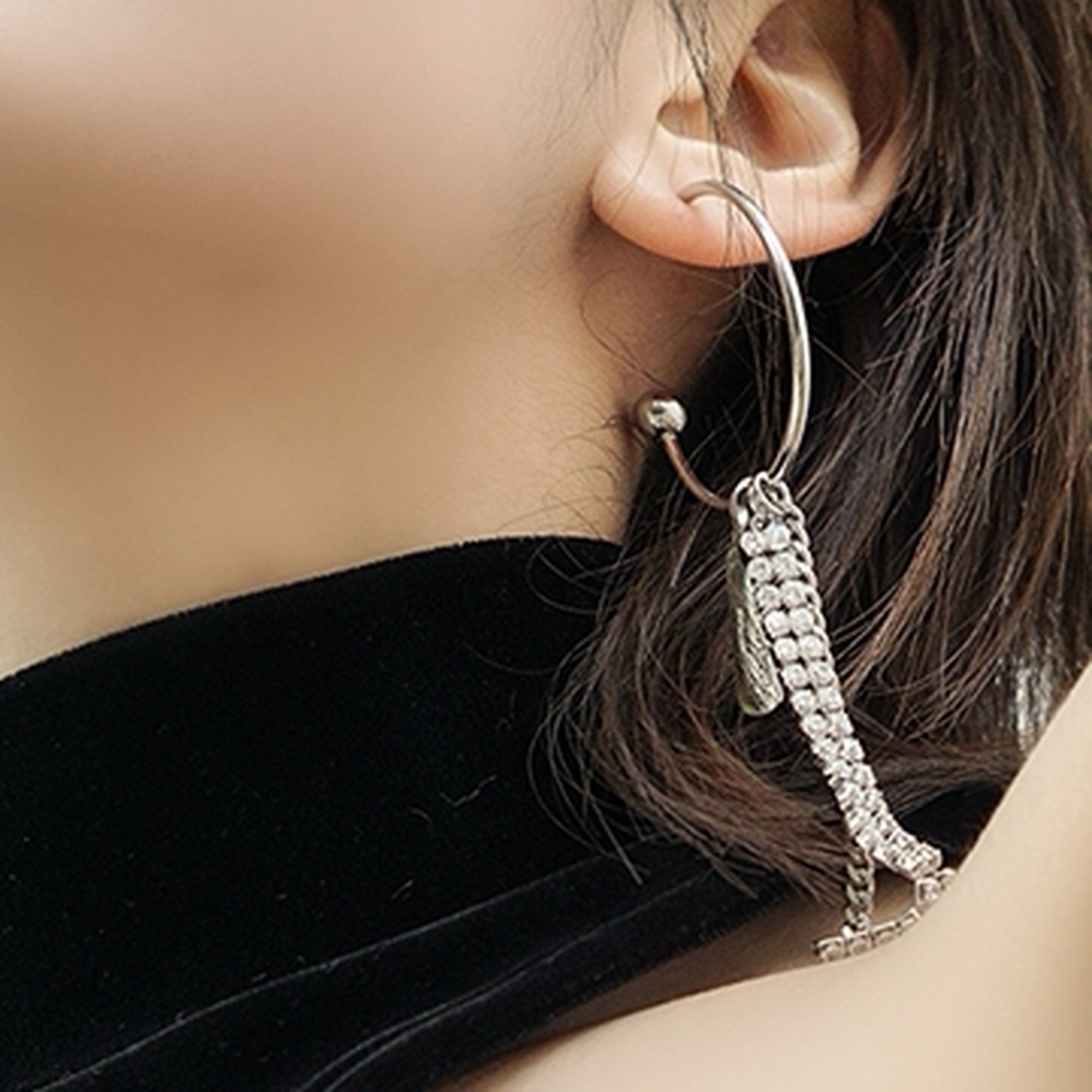 Tassel Chain Hoop Asymmetrical Earrings_5512