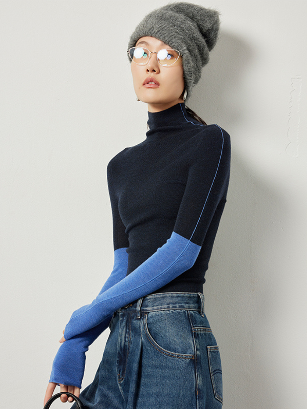 Contrast Color Seamless High Neck Wool Knit_BDHL5054