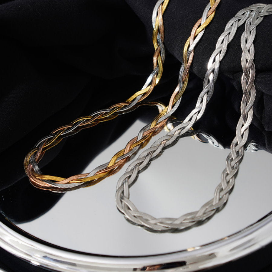 Blade design necklace HL9619