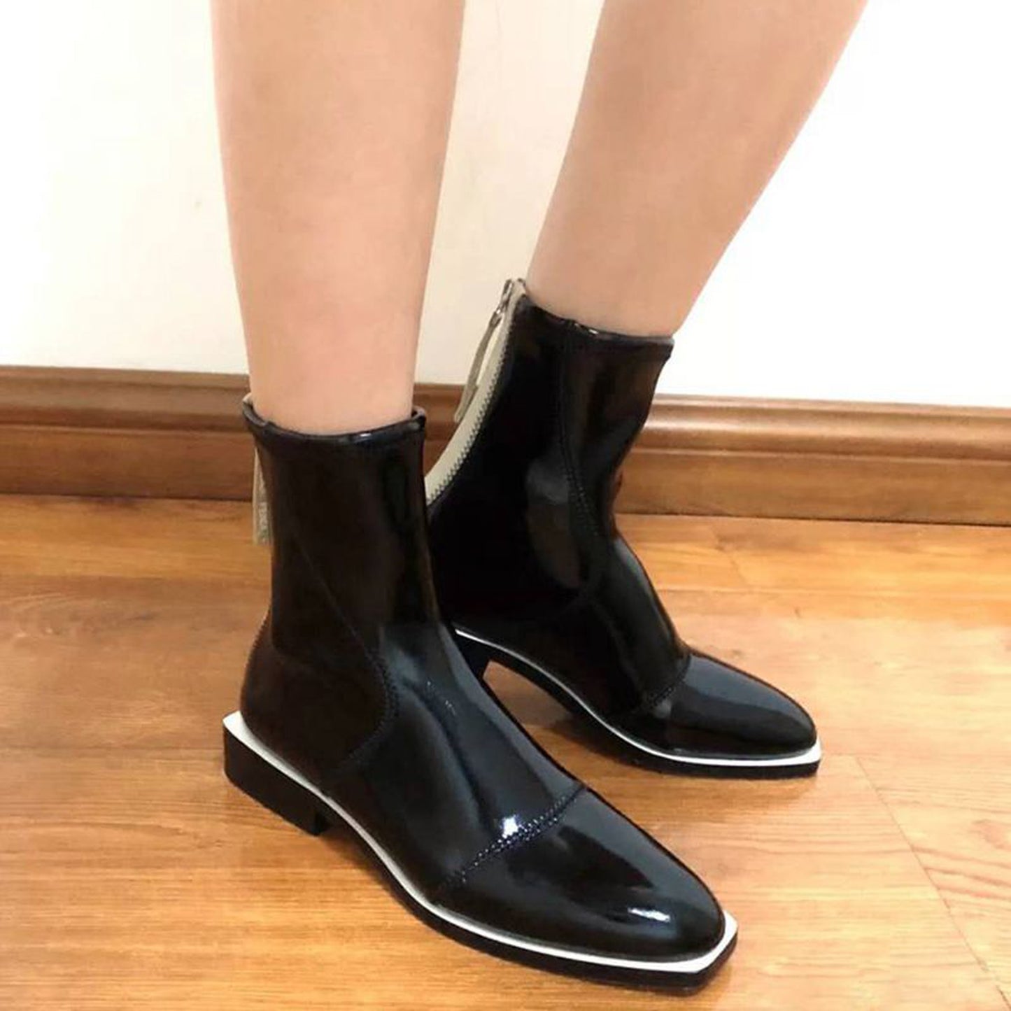 Enamel bicolor short boots 5340