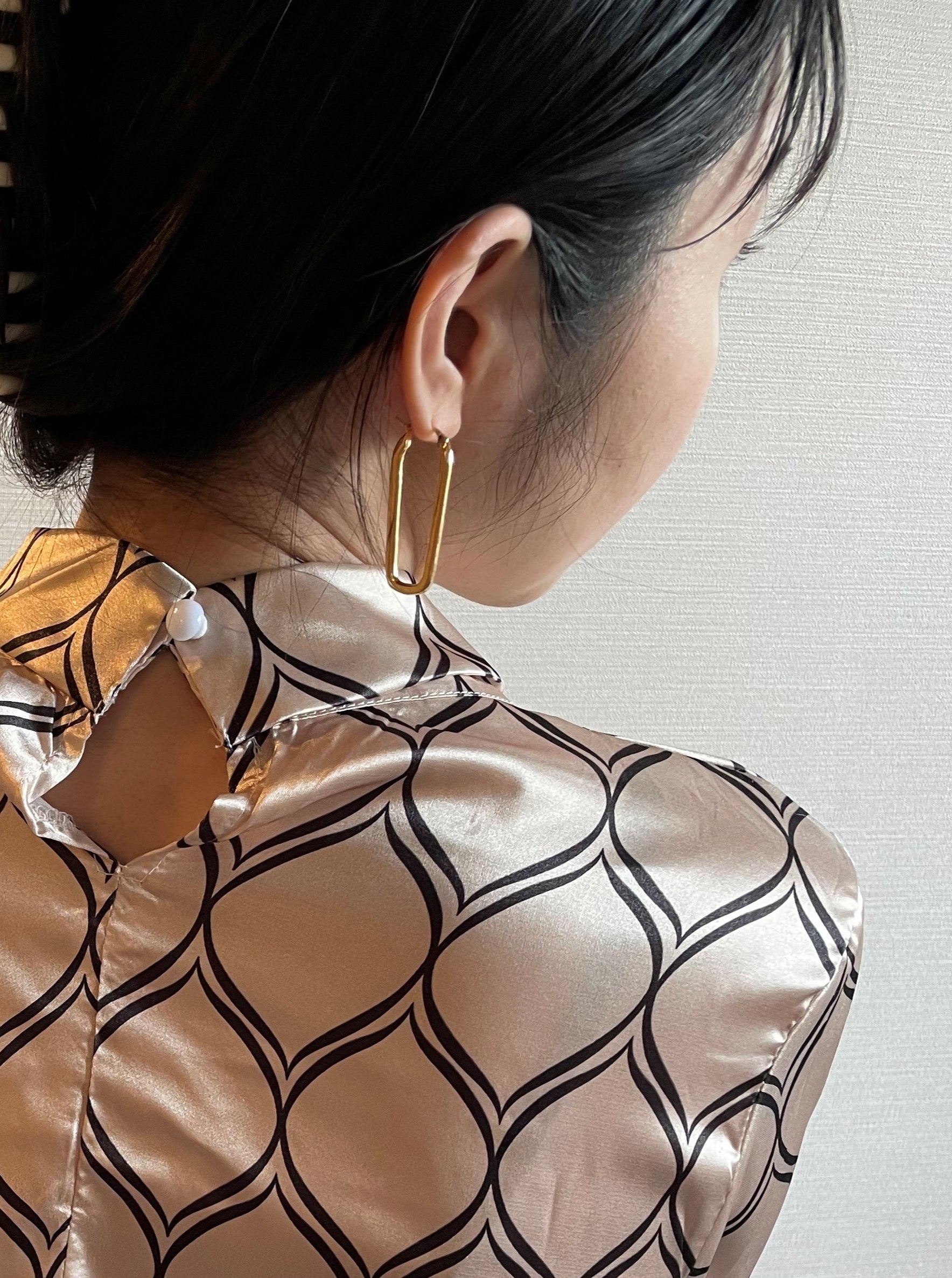 Square Form Hoop Earrings HL3422